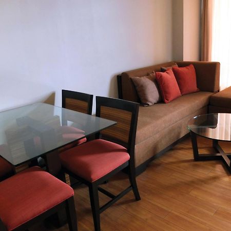 Soleste Suites Quezon City Buitenkant foto