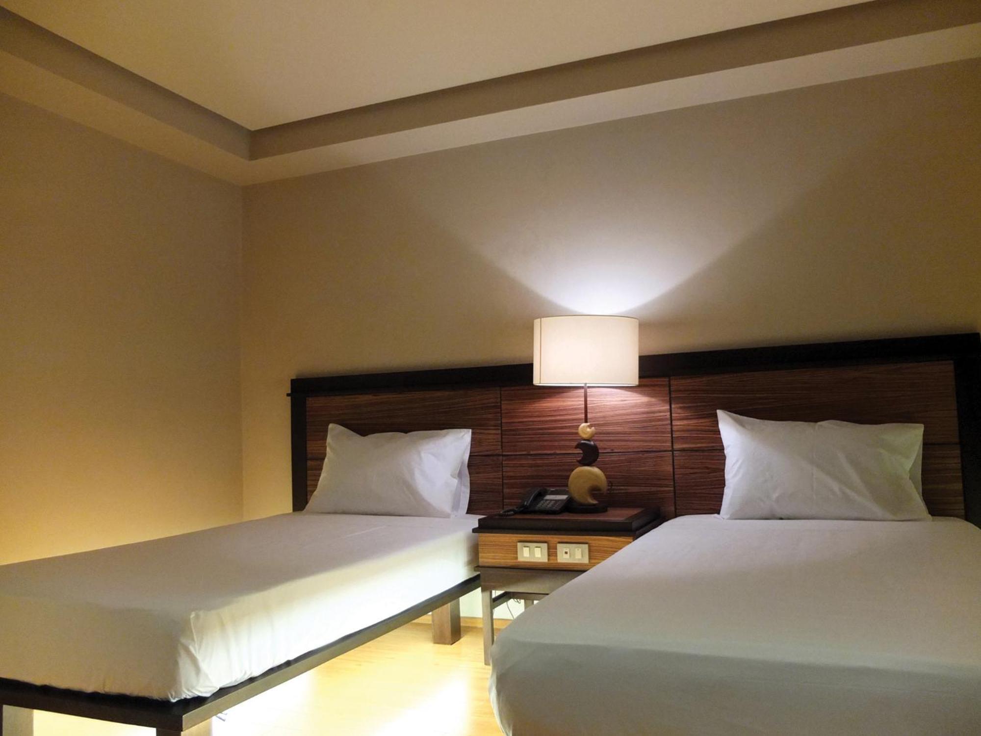Soleste Suites Quezon City Buitenkant foto