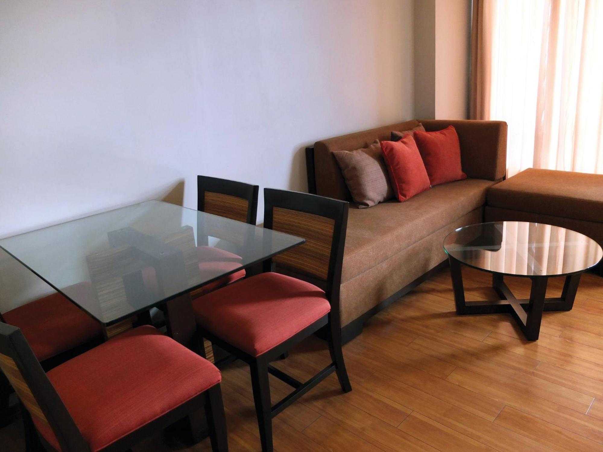 Soleste Suites Quezon City Buitenkant foto