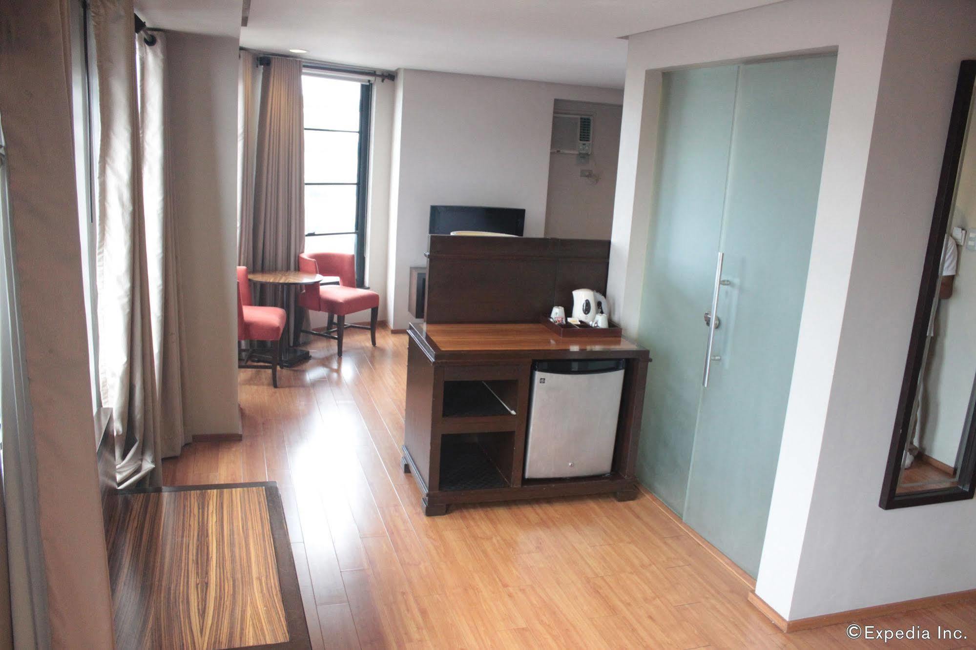 Soleste Suites Quezon City Buitenkant foto