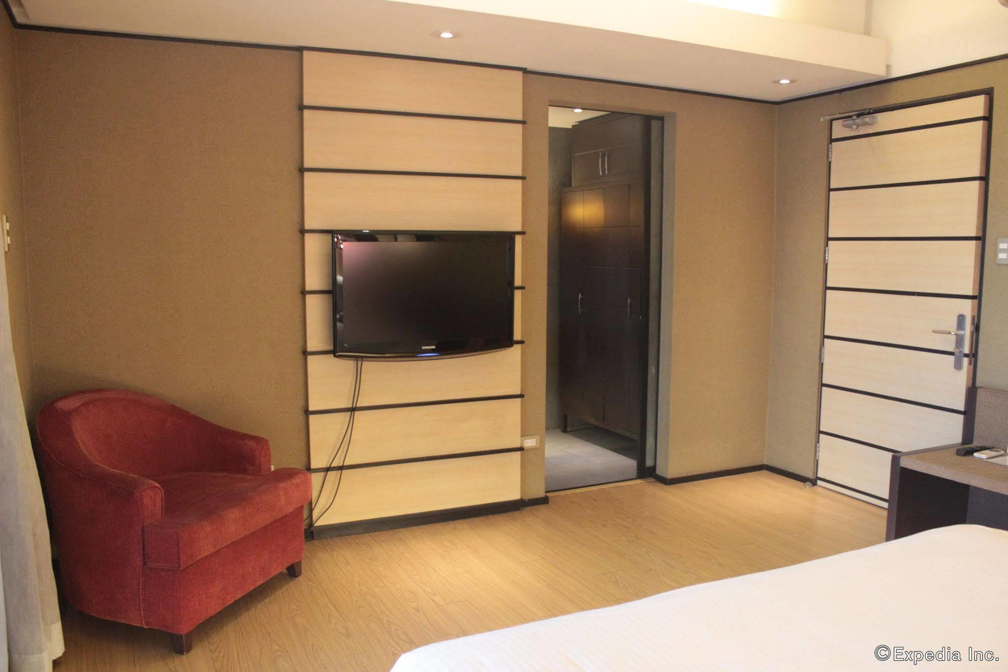 Soleste Suites Quezon City Buitenkant foto