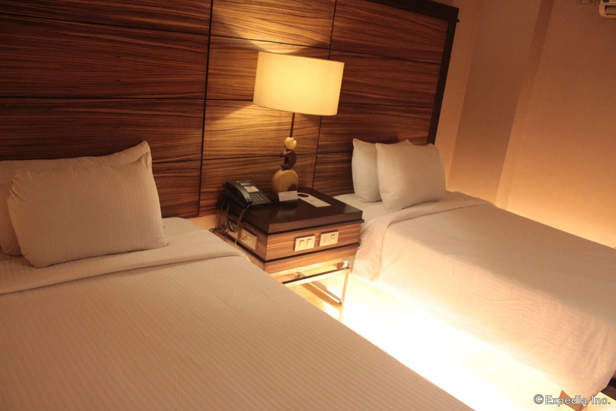 Soleste Suites Quezon City Buitenkant foto