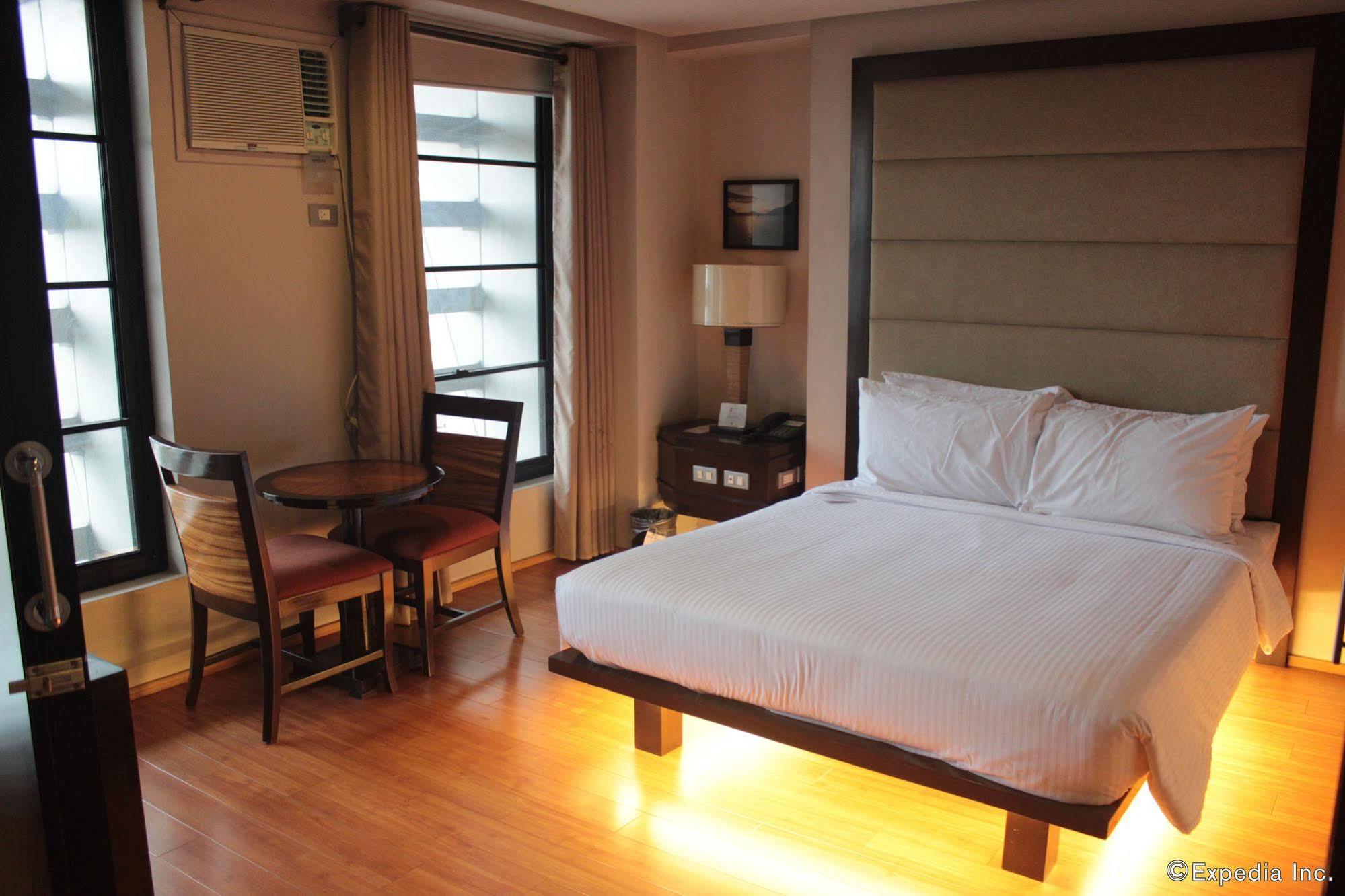 Soleste Suites Quezon City Buitenkant foto