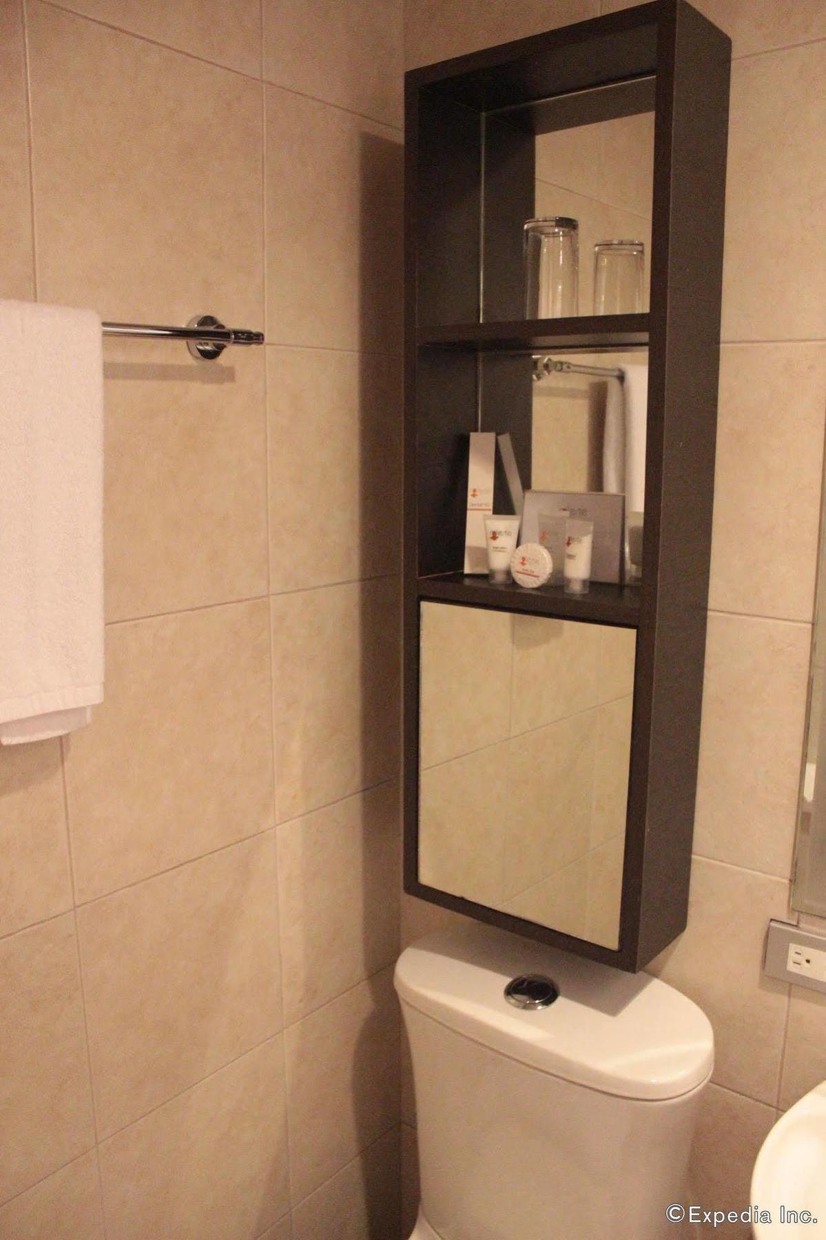 Soleste Suites Quezon City Buitenkant foto