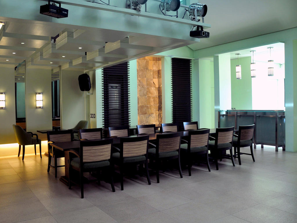 Soleste Suites Quezon City Buitenkant foto