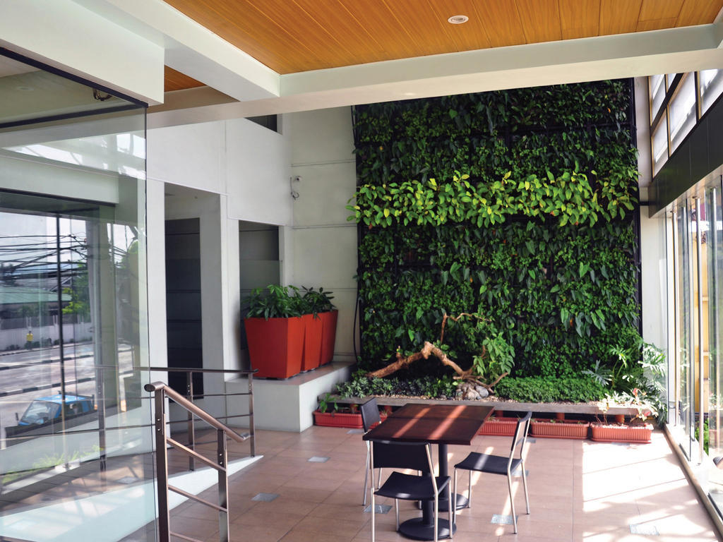 Soleste Suites Quezon City Buitenkant foto