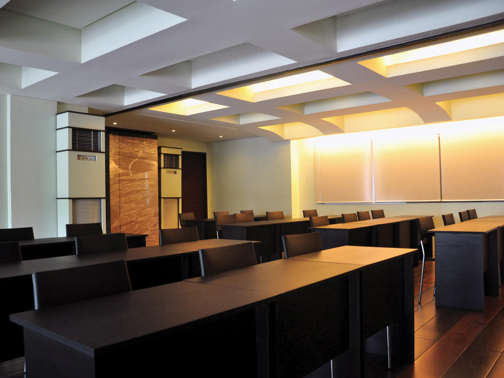 Soleste Suites Quezon City Buitenkant foto