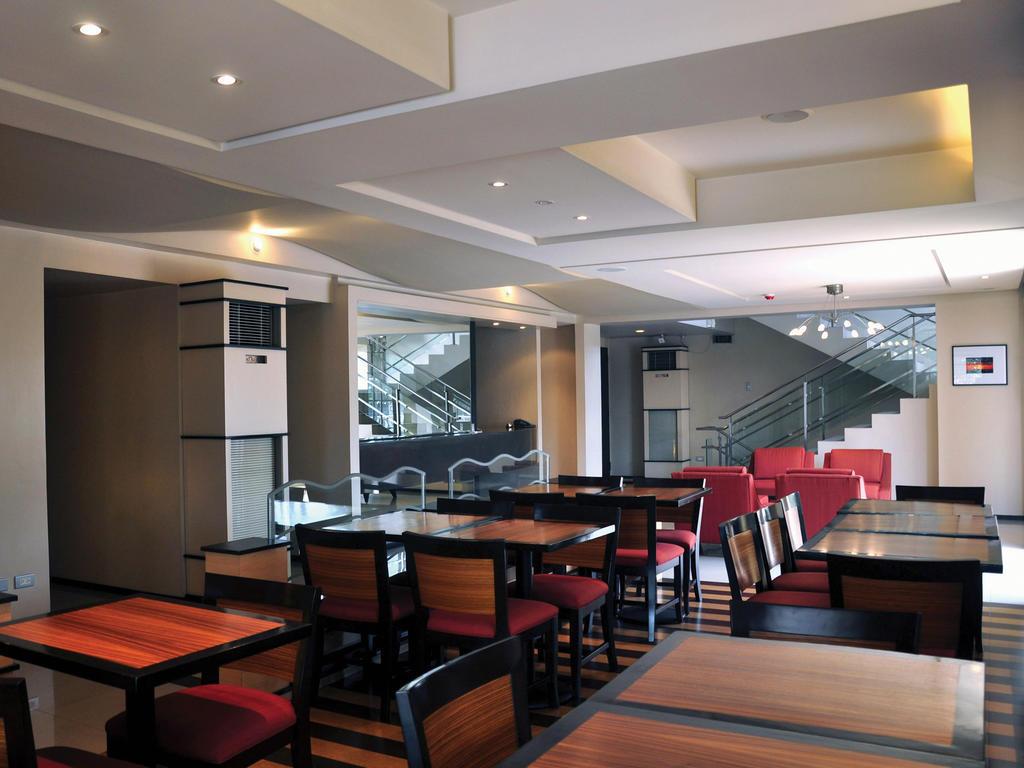 Soleste Suites Quezon City Buitenkant foto