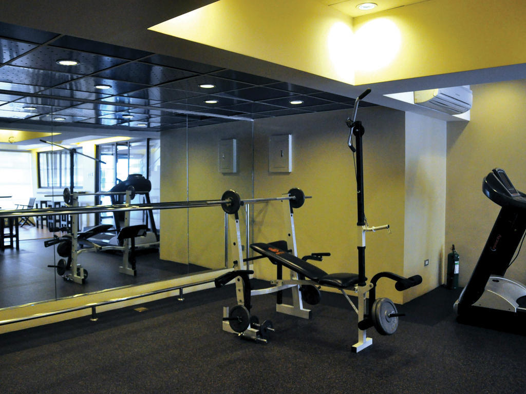 Soleste Suites Quezon City Buitenkant foto